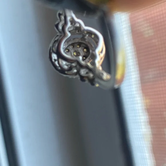 Vintage Style Diamond Pavé Engagement Ring - Picture 4 of 5